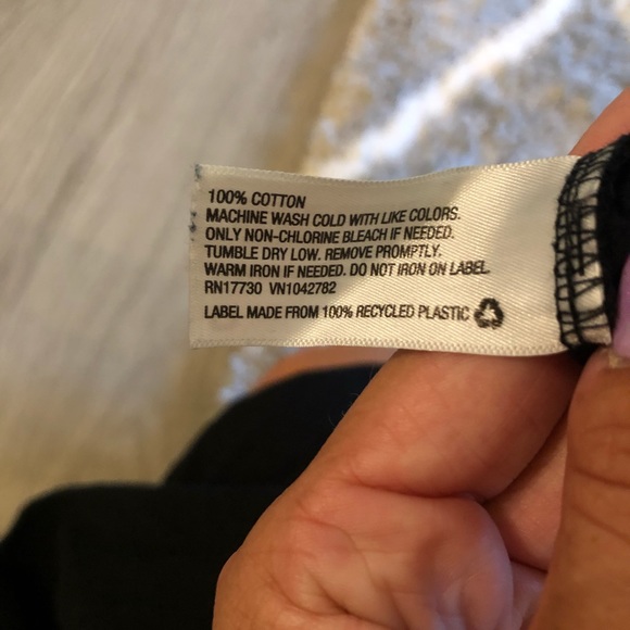 Black v-neck - Picture 3 of 3